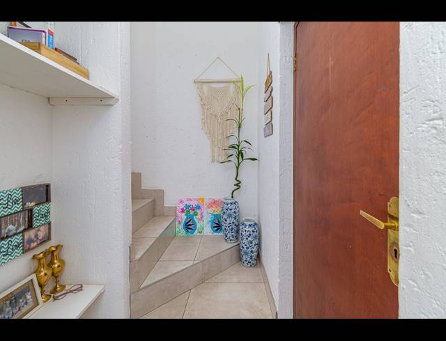 1 BEDROOM APARTMENT FOR SALE IN RANDPARK RIDGE